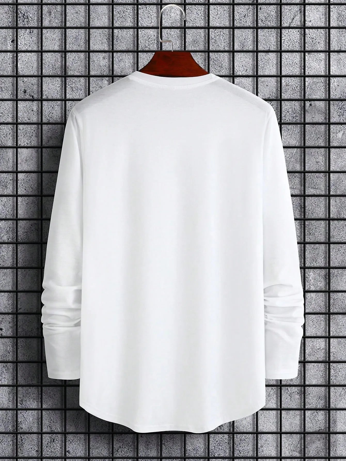 The new men's long-sleeved T-shirt for Spring and Autumn 2025 is casual and comfortable with 3D letter pattern printing