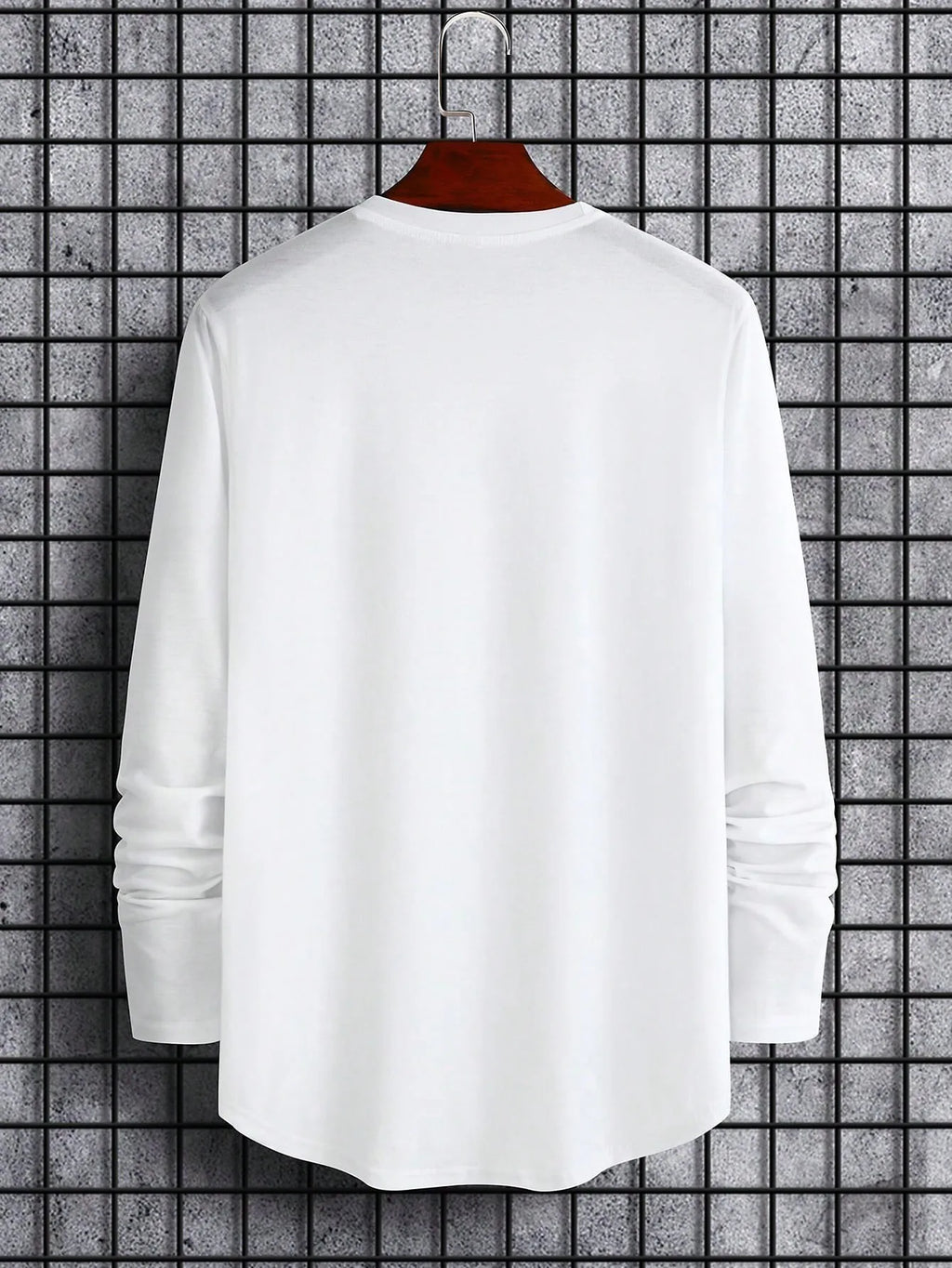 The new men's long-sleeved T-shirt for Spring and Autumn 2025 is casual and comfortable with 3D letter pattern printing